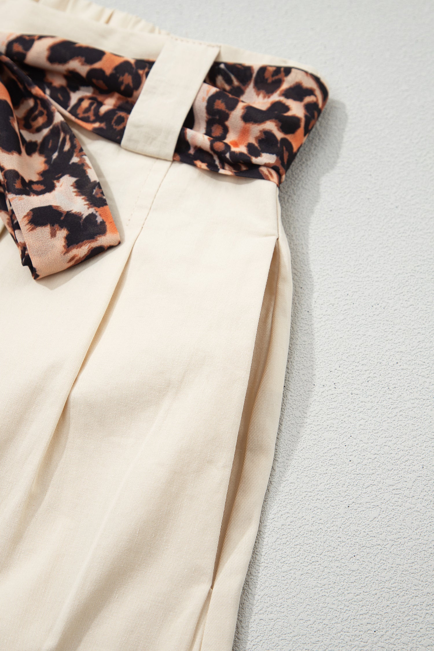 Leopard Contrast Belt Pleated Wide Leg Shorts