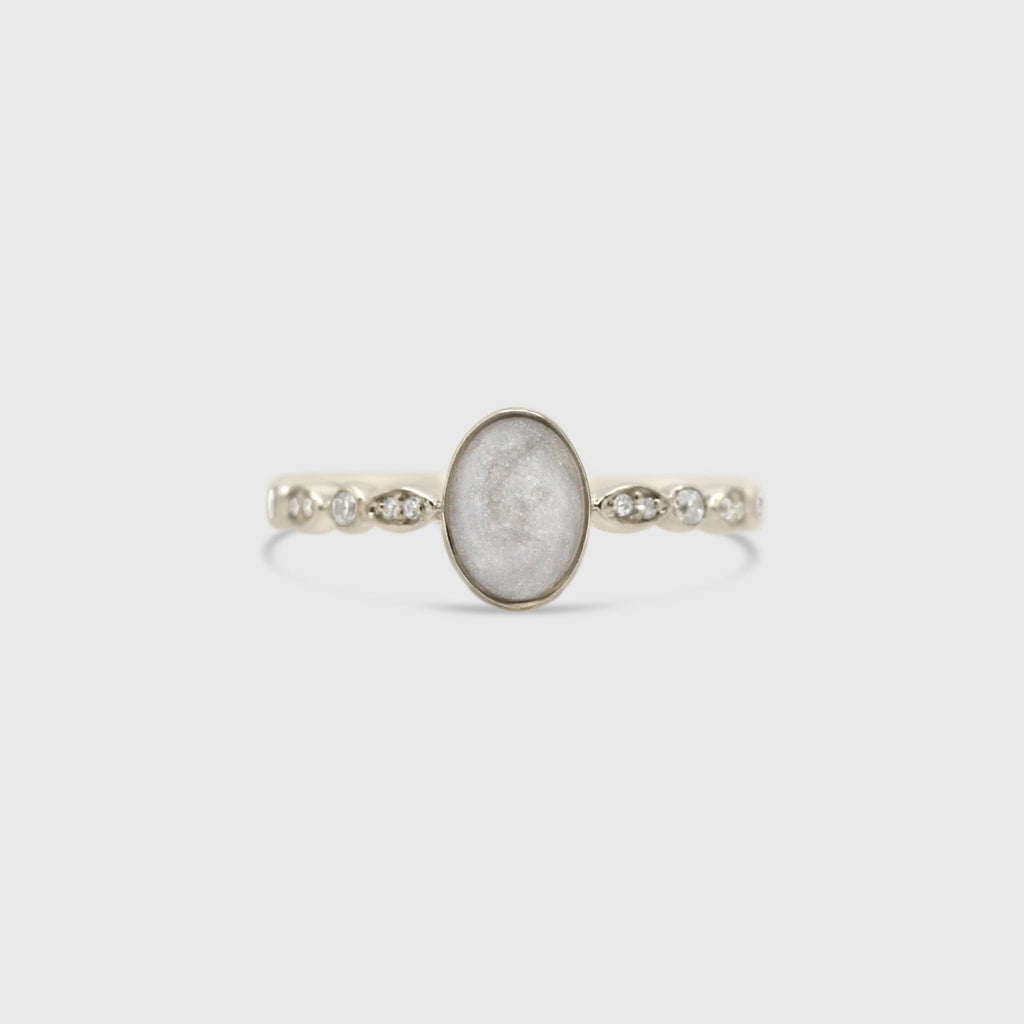 Elegant Oval Ring