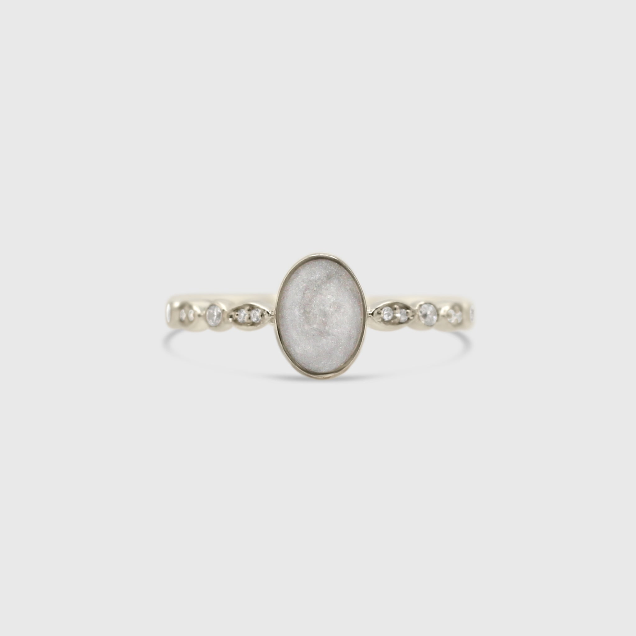 Elegant Oval Ring