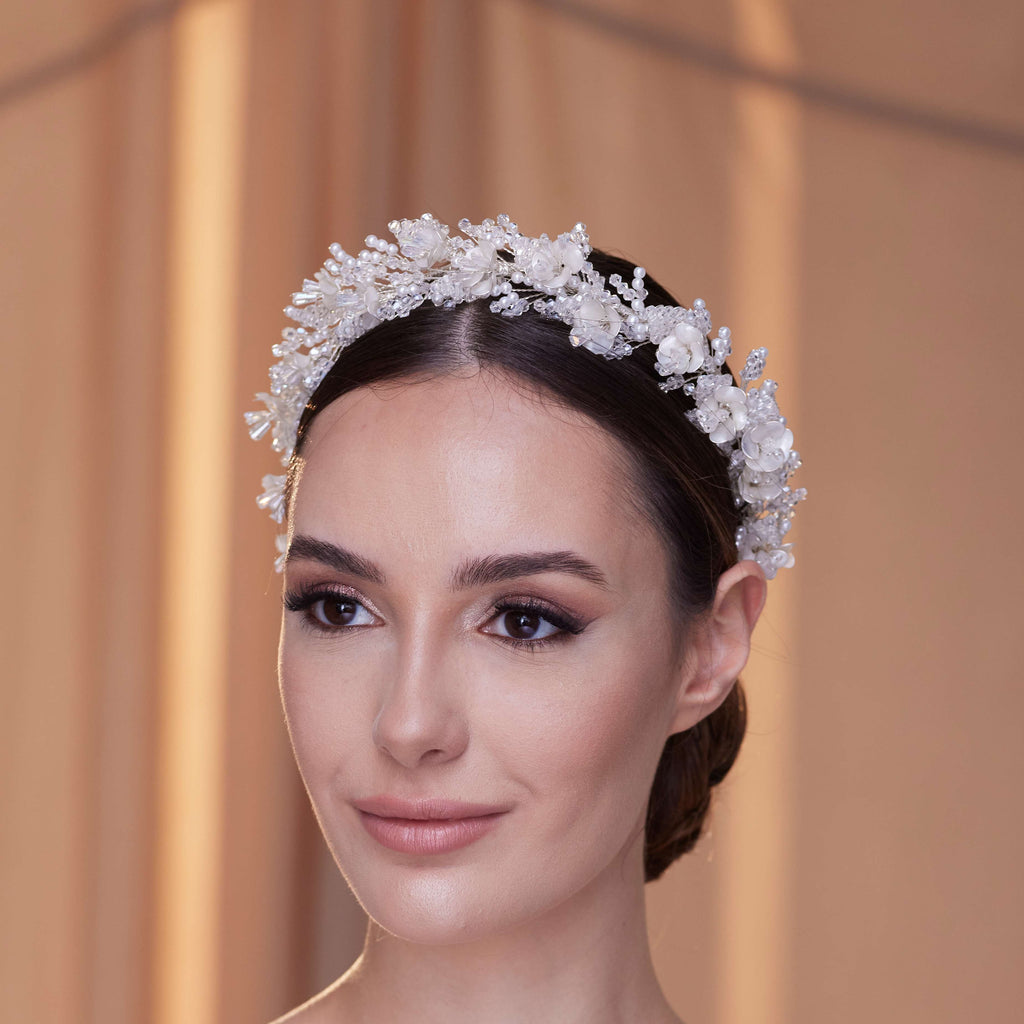 Elegant Bridal Hairband with Pearl