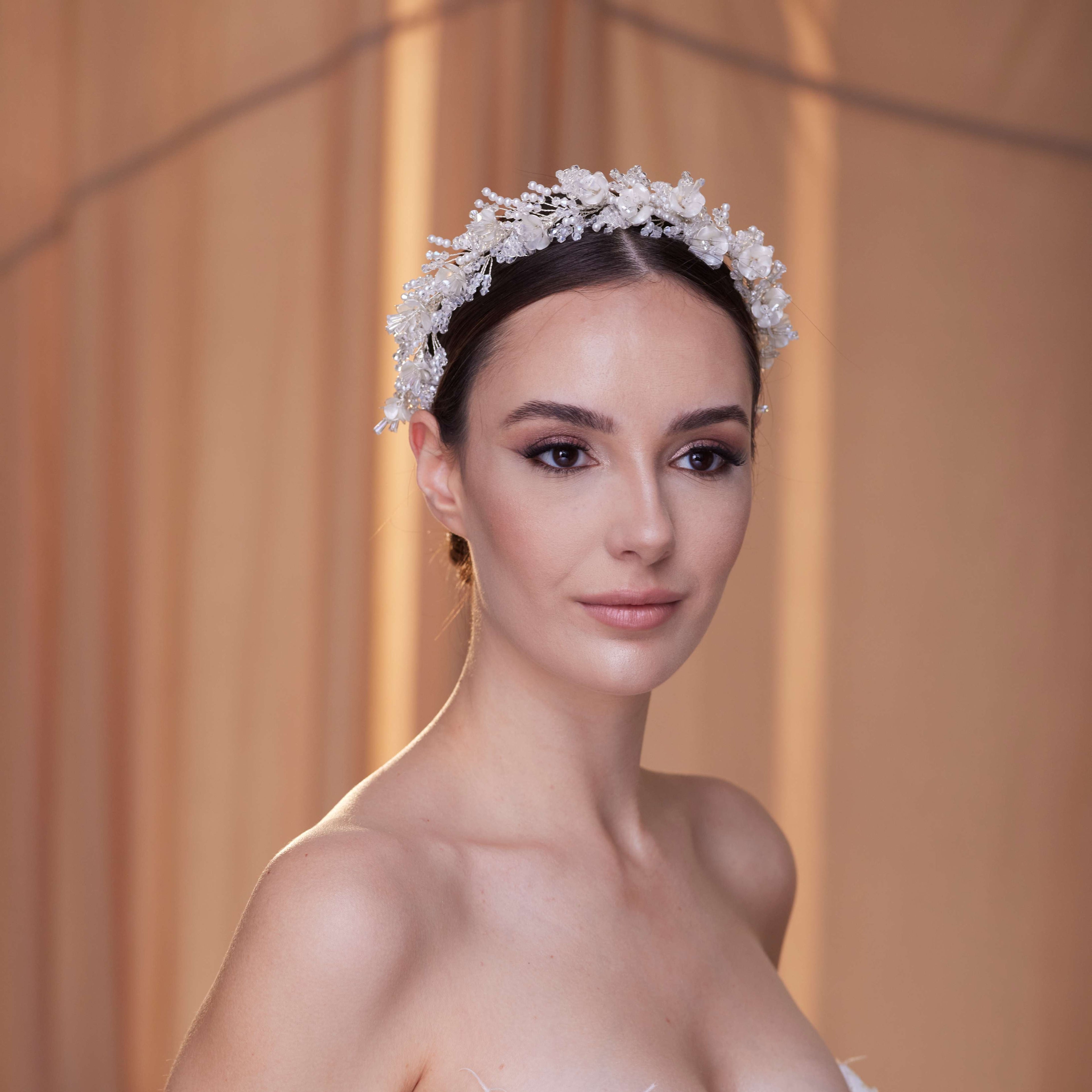 Elegant Bridal Hairband with Pearl