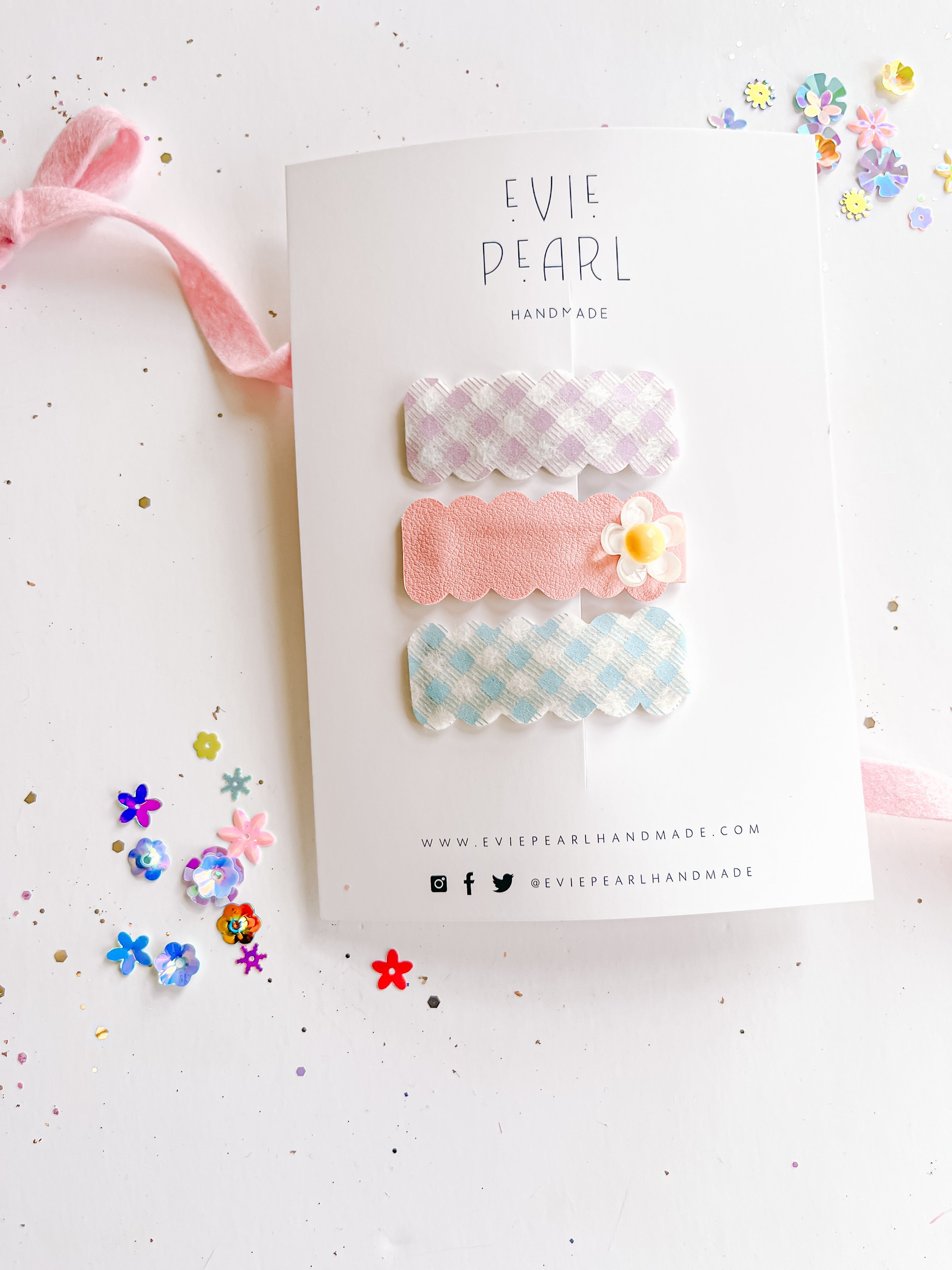Gingham Daisy Snap Clip Set