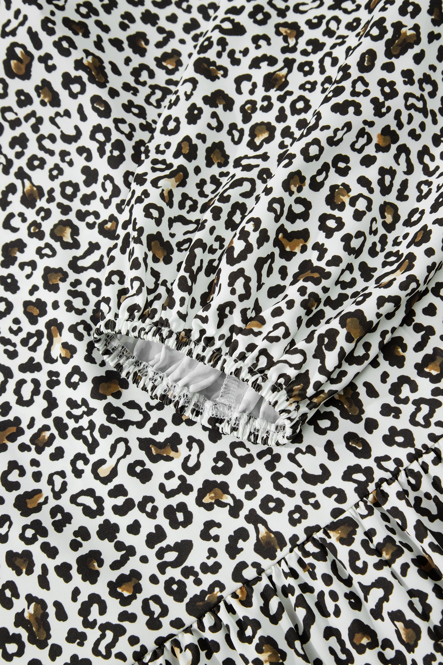 Plus Size Leopard Contrast Trim Puff Sleeve Blouse