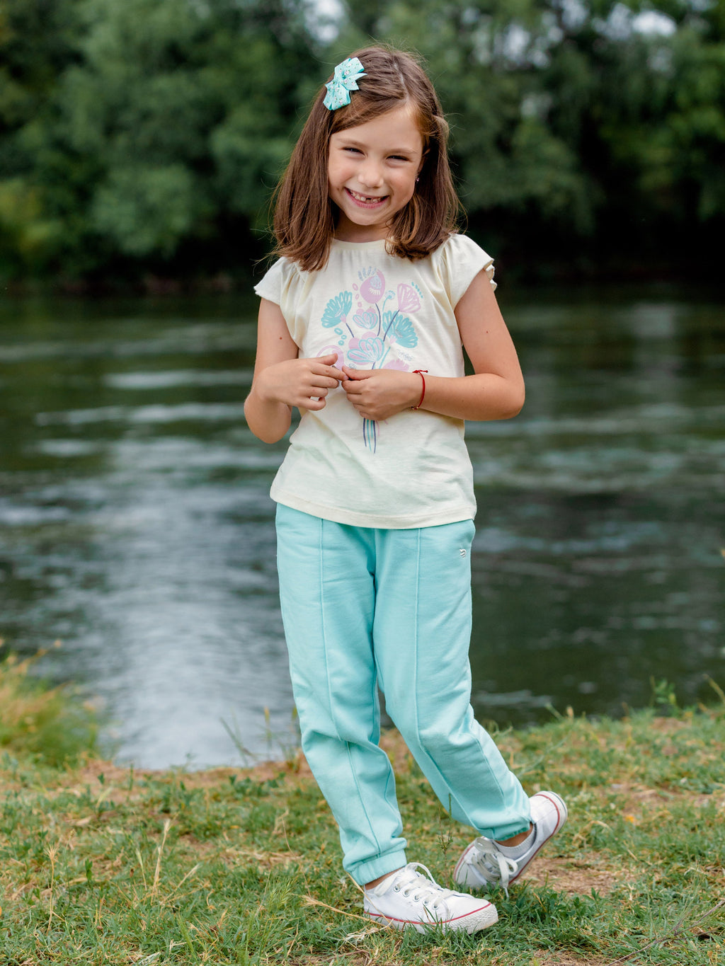 Cherubino Girls' Flutter Sleeve Floral Bouquet Tee in Ecru