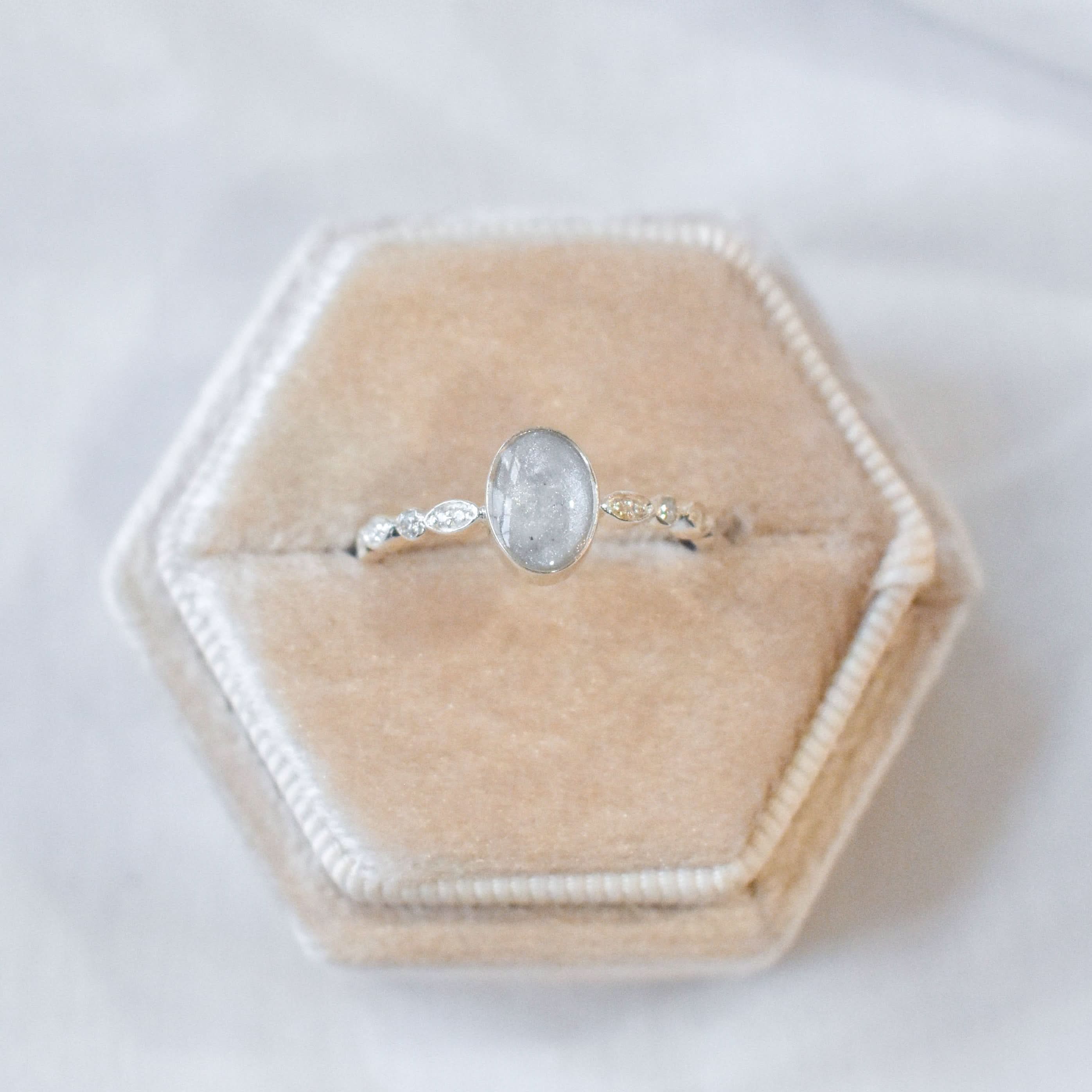 Elegant Oval Ring