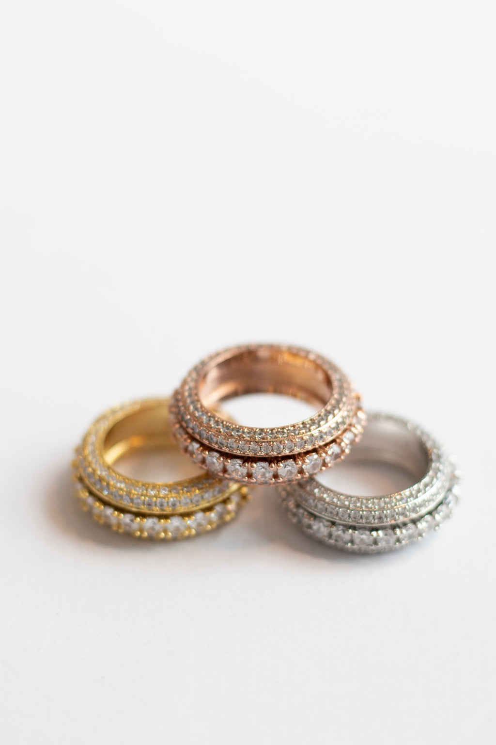 CENTER STAGE FIDGET SPINNER RING