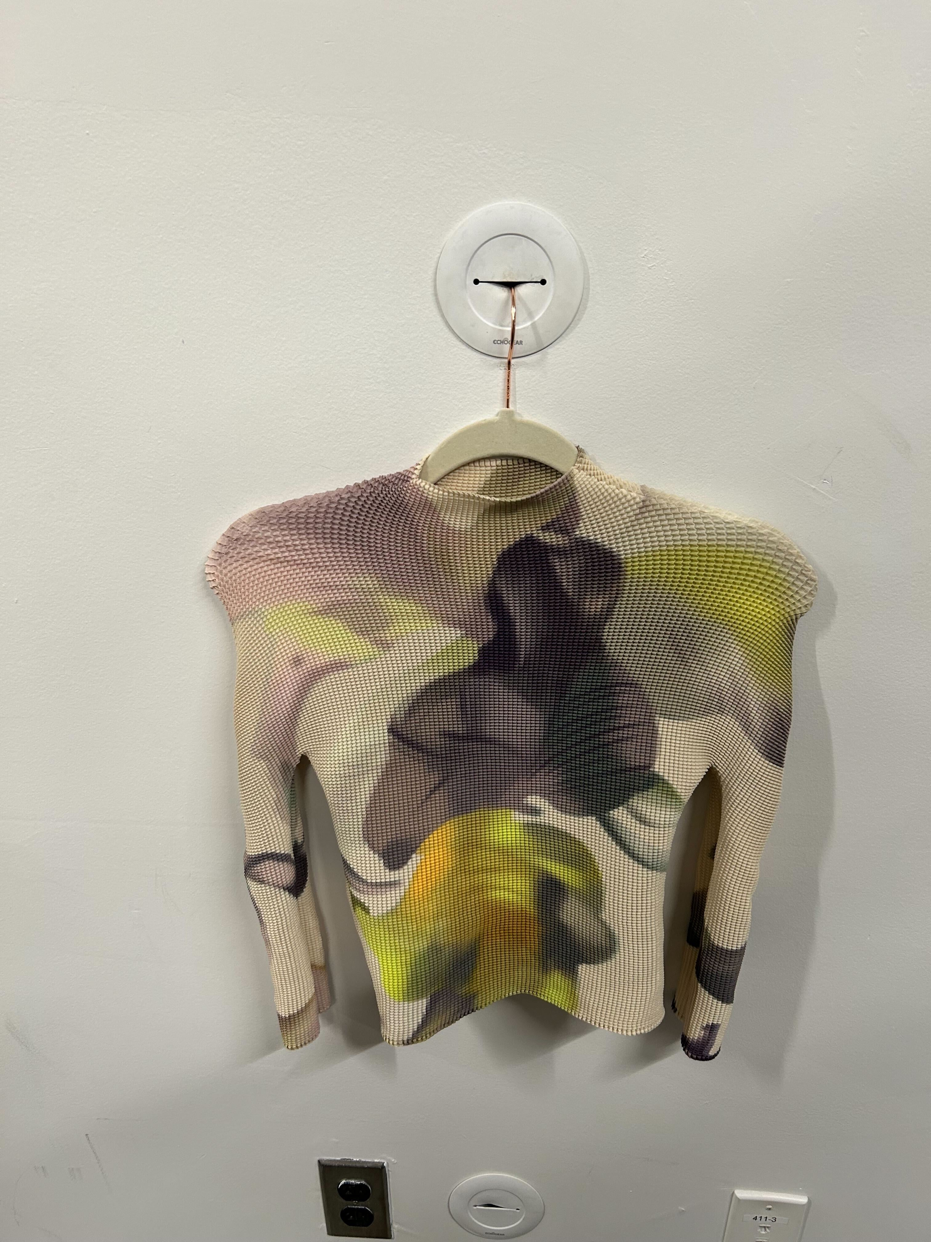 Second Skin Abstract Floral Top