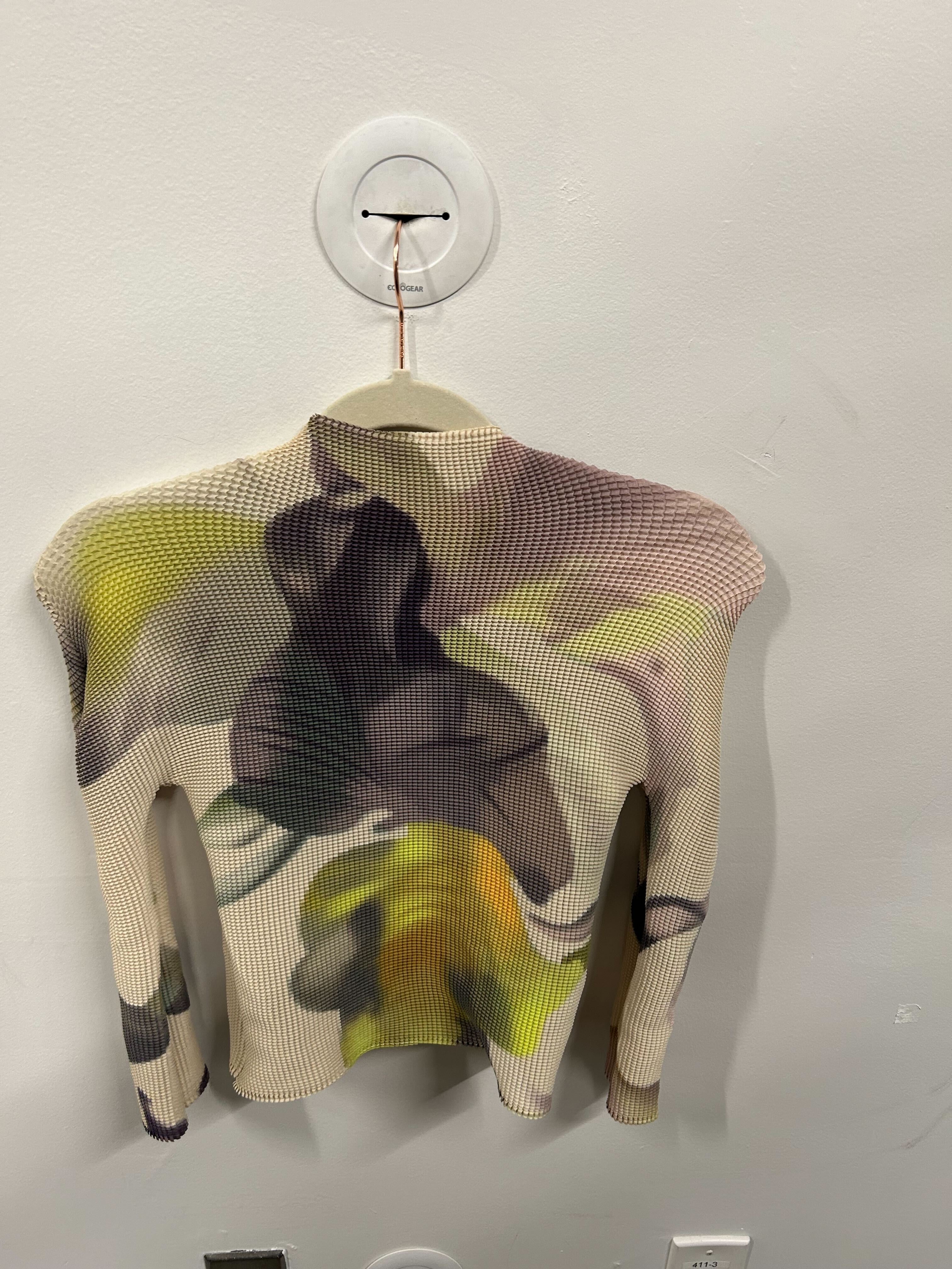 Second Skin Abstract Floral Top