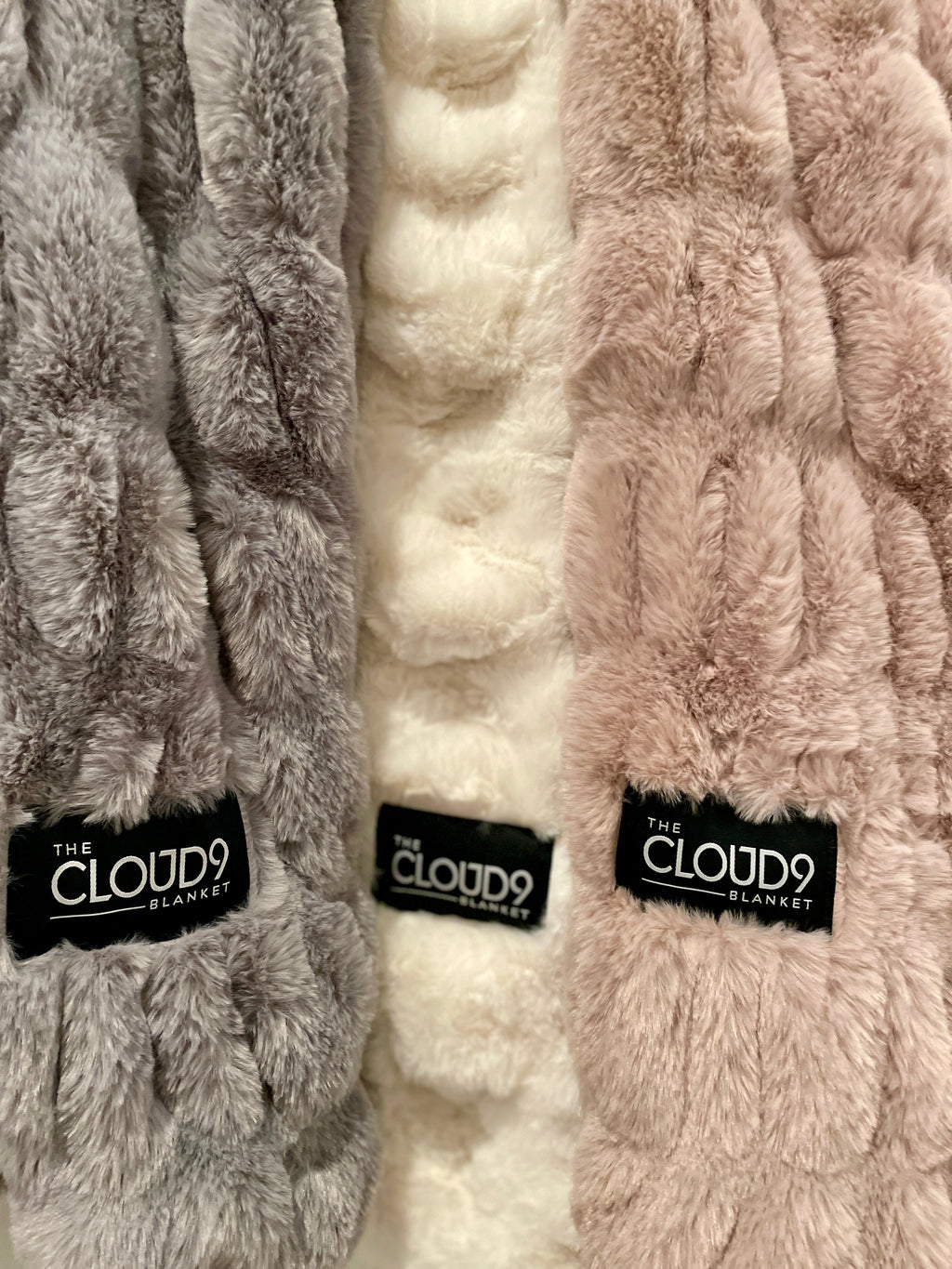 Ivory Faux Fur Blanket - Lap: 30"x40"