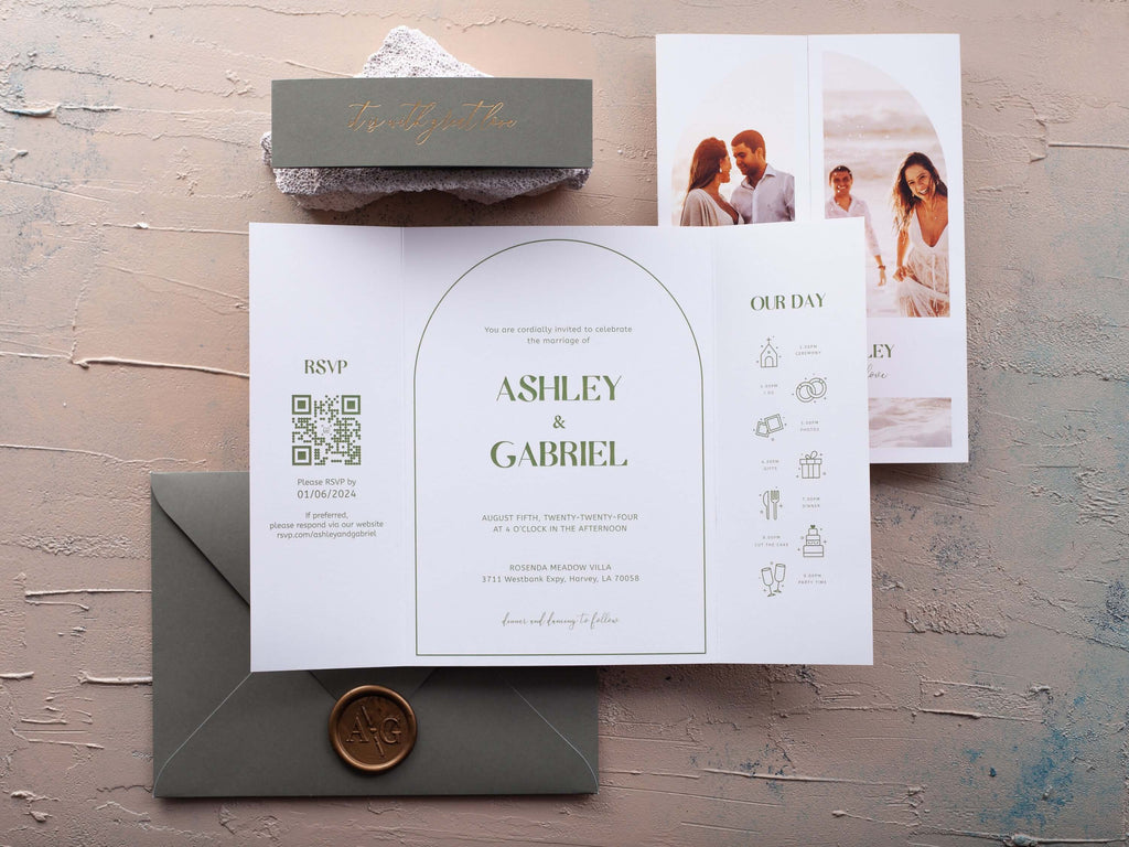 Arch-Fold Wedding Invitation with Photo