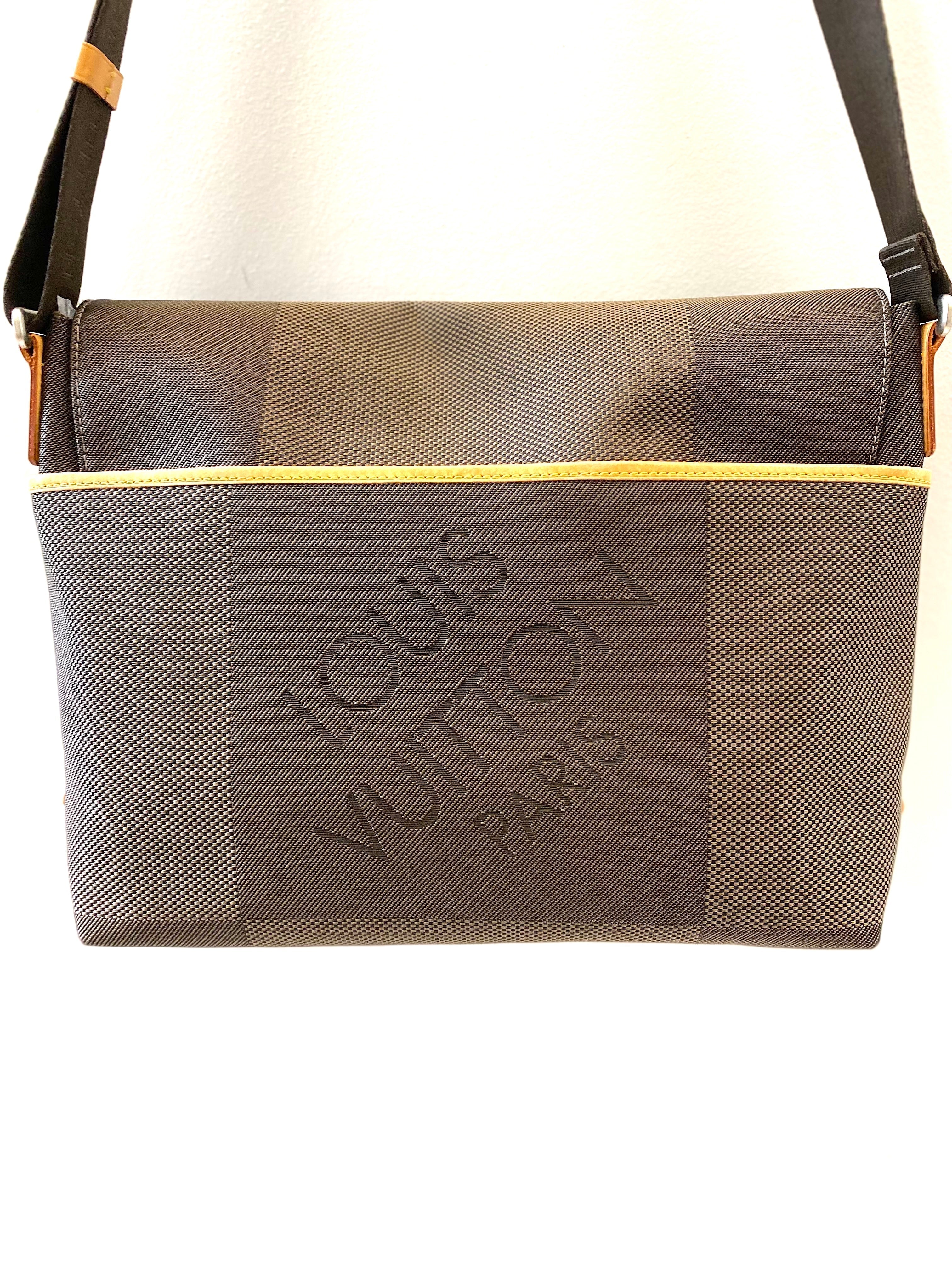 LOUIS VUITTON DAMIER GEANT LOUP MESSENGER BAG