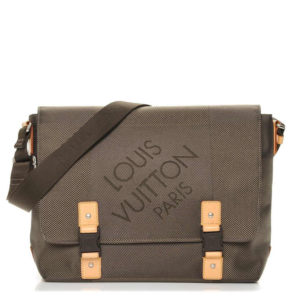 LOUIS VUITTON DAMIER GEANT LOUP MESSENGER BAG
