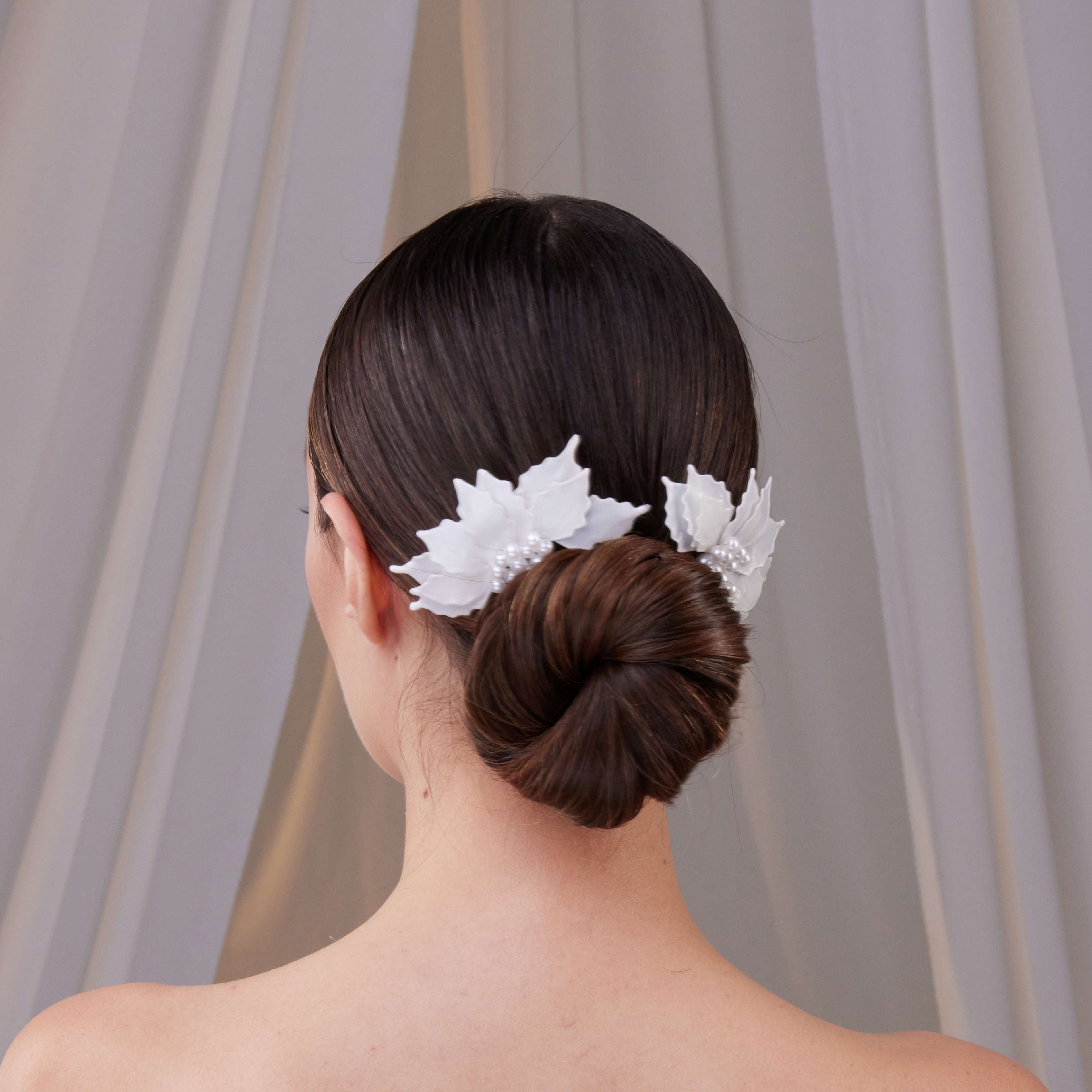 Two-Piece Resin Flower Wedding Hair Comb Set