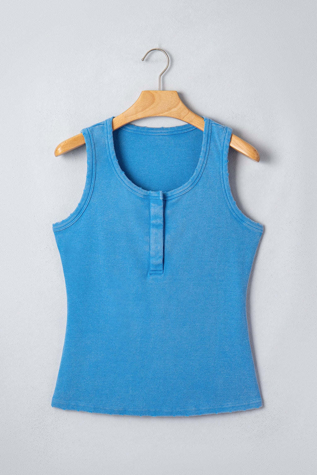 Solid Distressed Ribbed Mineral Wash Tank