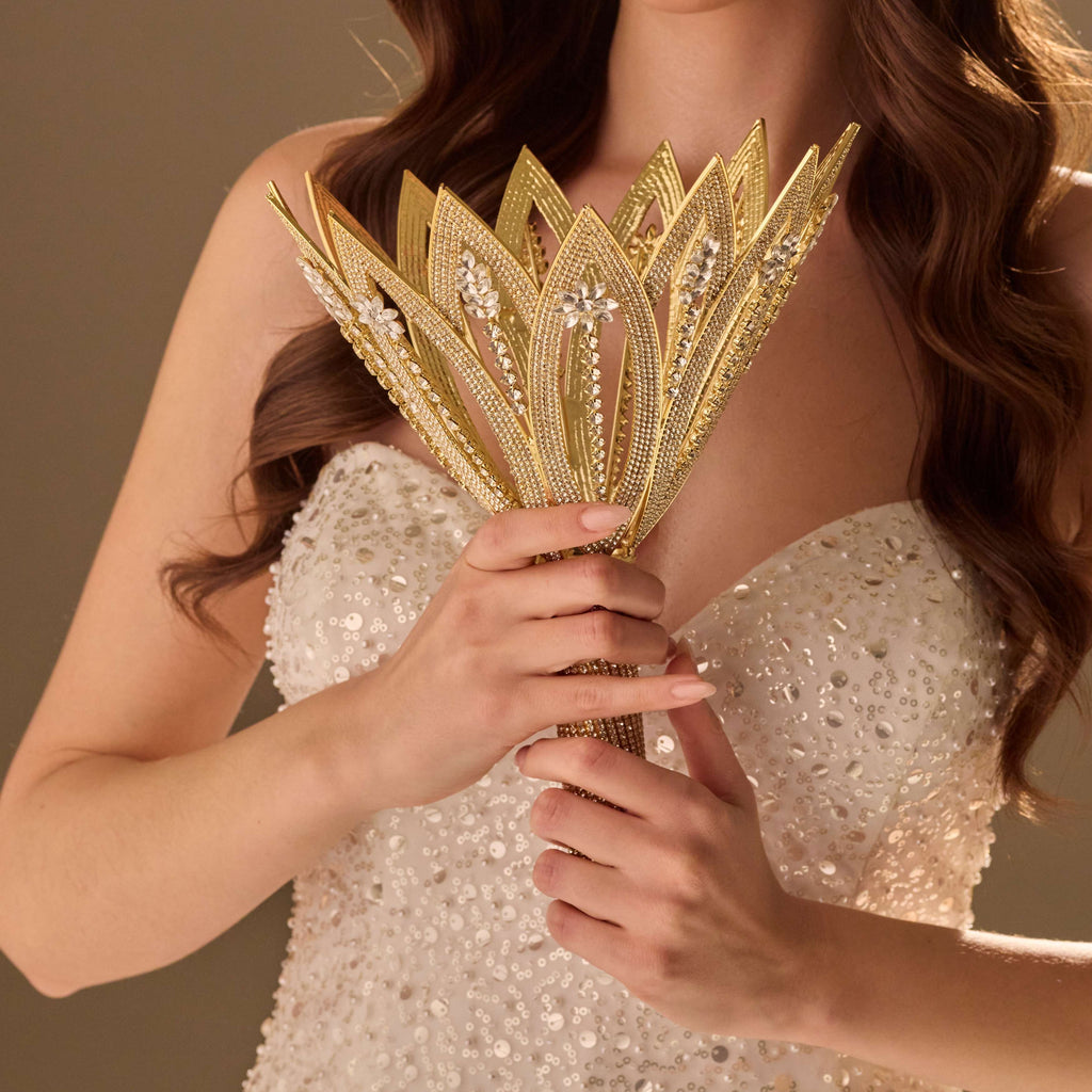 Luxury Gold  Quinceañera and  Wedding Bouquet Holder