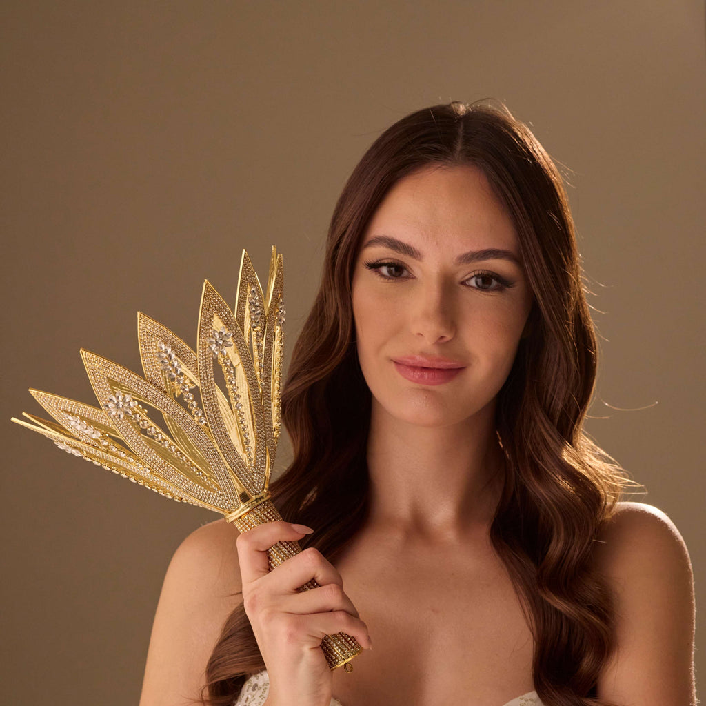 Luxury Gold  Quinceañera and  Wedding Bouquet Holder