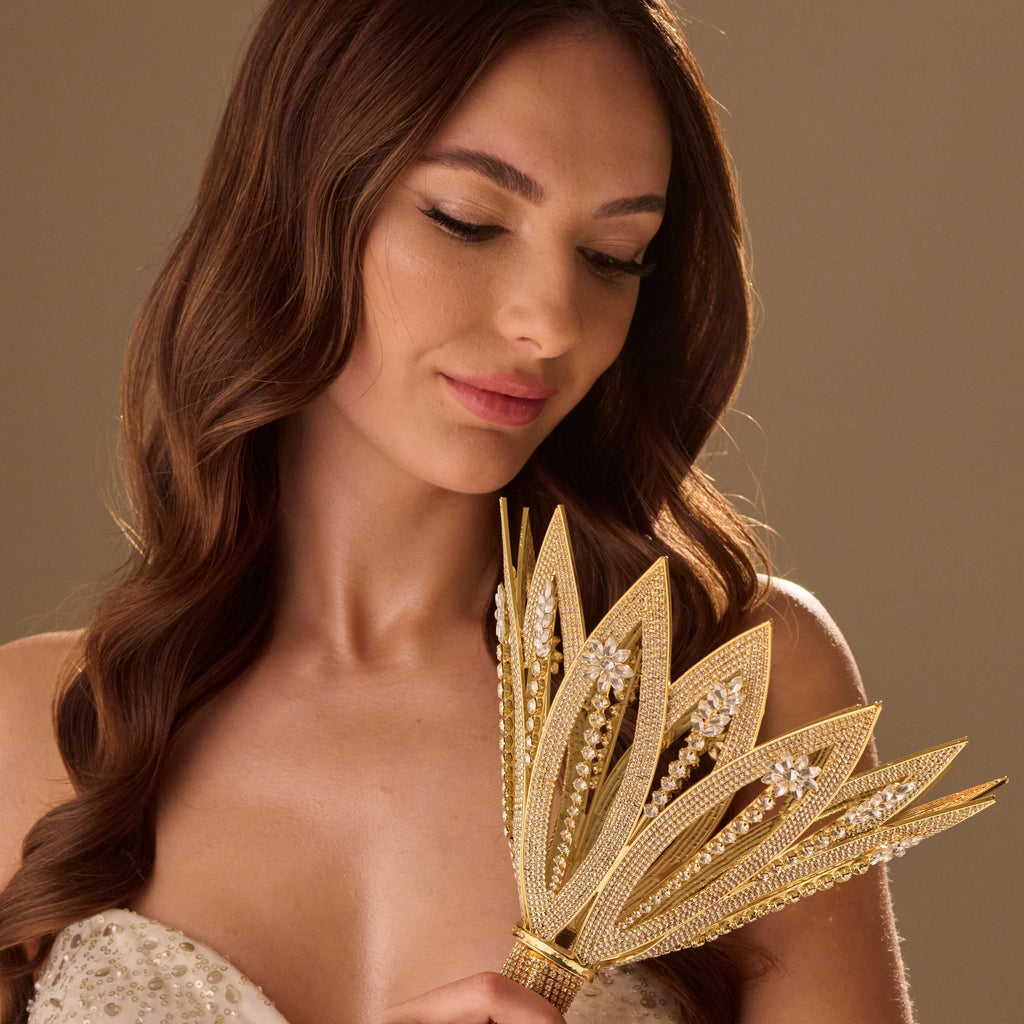 Luxury Gold  Quinceañera and  Wedding Bouquet Holder